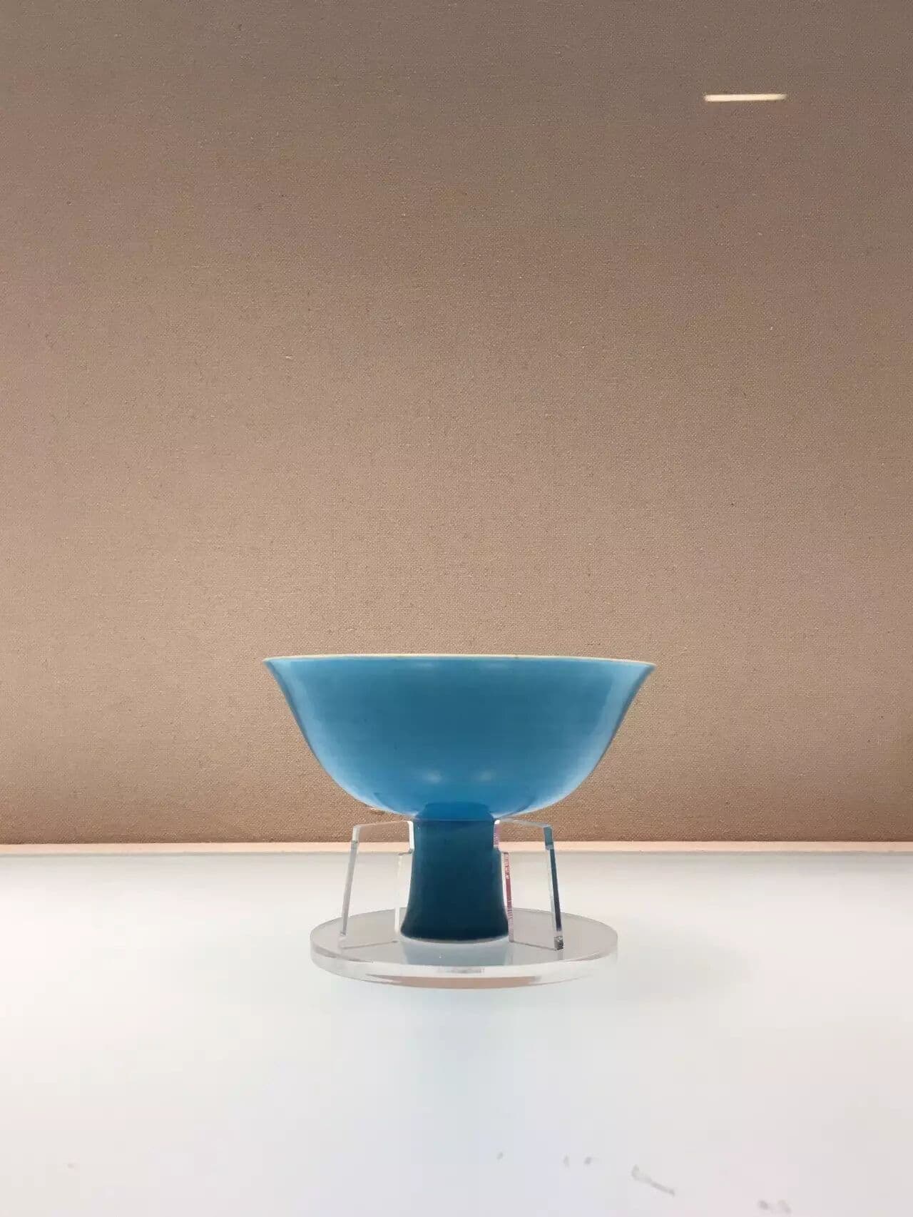 青蓝色里一僧禅